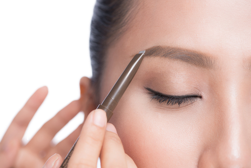 Imagen de maquillaje de cejas semi-permanente