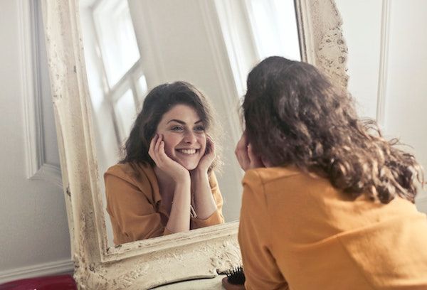 Cuida tu pelo en la cuarentena (II): cómo teñir el pelo en casa