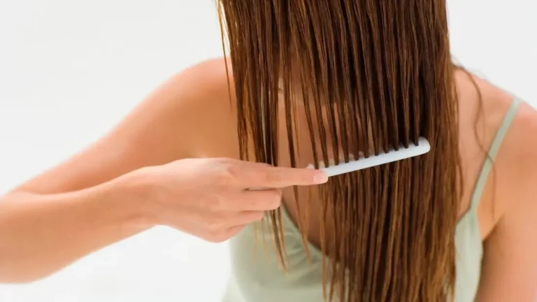 ¿Cómo desenredar el pelo sin dañarlo? Las 8 claves