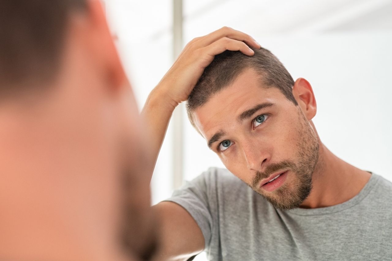 por qué el pelo injertado no se cae tras el implante