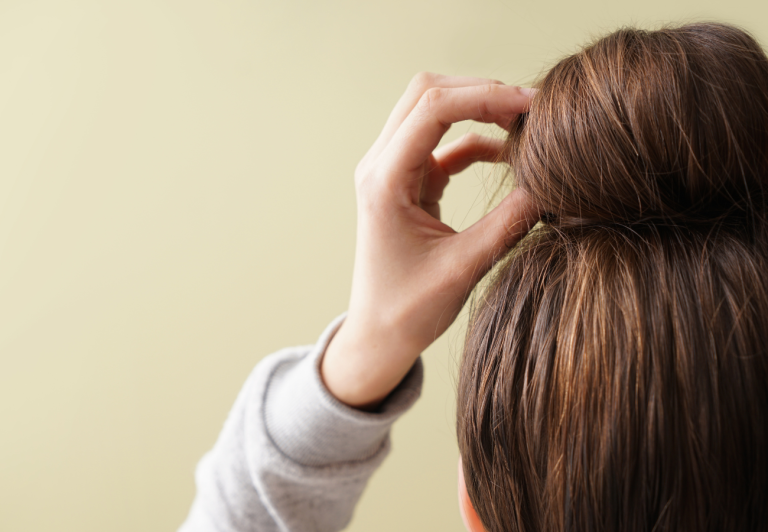 Estos son los peores peinados para el pelo: lo que debes evitar para no dañar tu cabello y cuero cabelludo